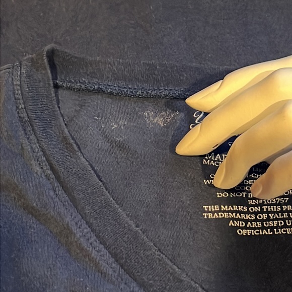 YALE Women’s V-Neck Blue and White Tee Shirt Distressed Lettering Size Small - Picture 11 of 11